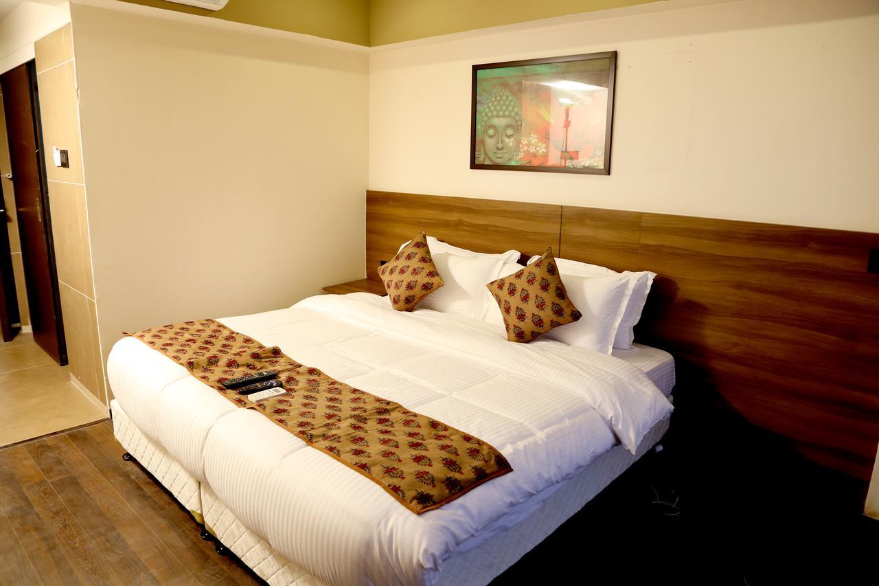 Hotel Mumbai House Andheri East, Mumbai Exterior foto